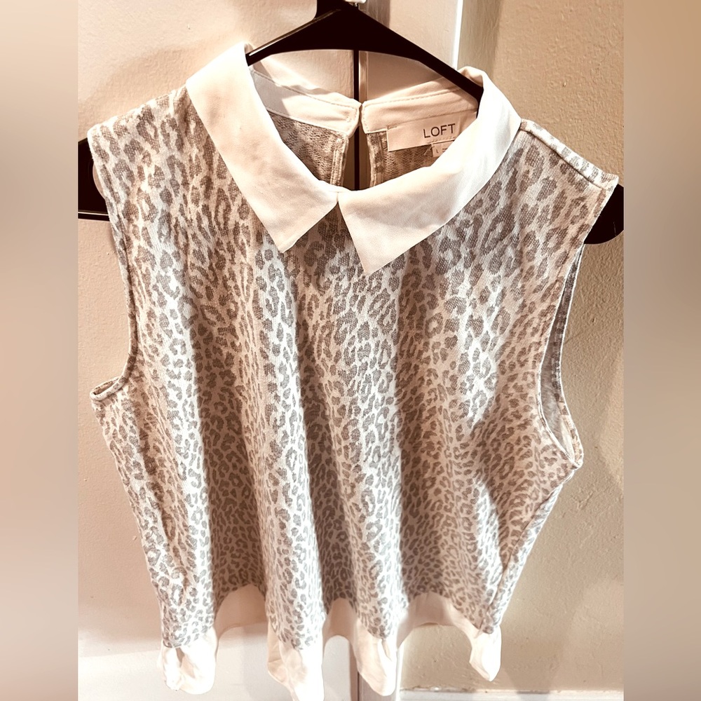 NWT loft sleeveless women’s top size l